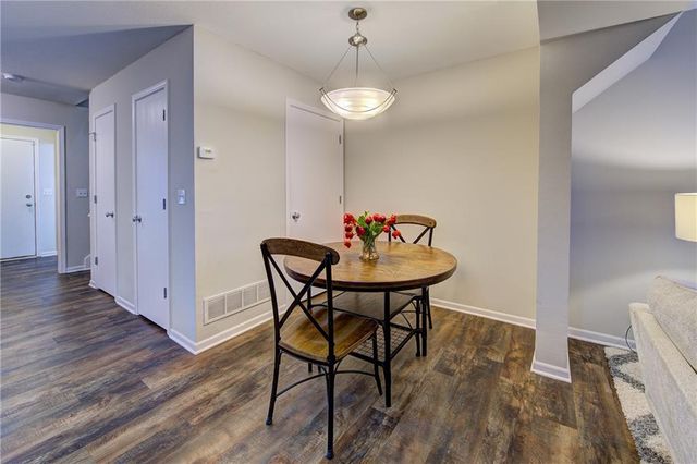 2104 SW Gooseberry Lane, Lee's Summit, MO 64082