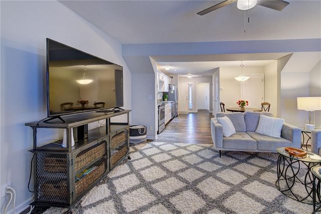 2104 SW Gooseberry Lane, Lee's Summit, MO 64082