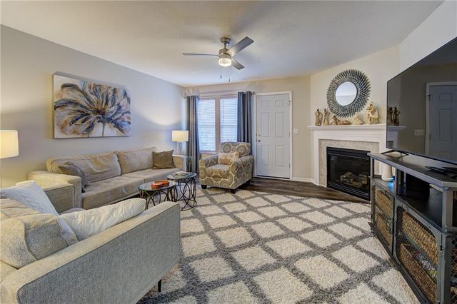 2104 SW Gooseberry Lane, Lee's Summit, MO 64082