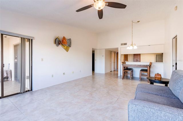 2593 COUNTRYSIDE BOULEVARD 7307, Clearwater, FL 33761