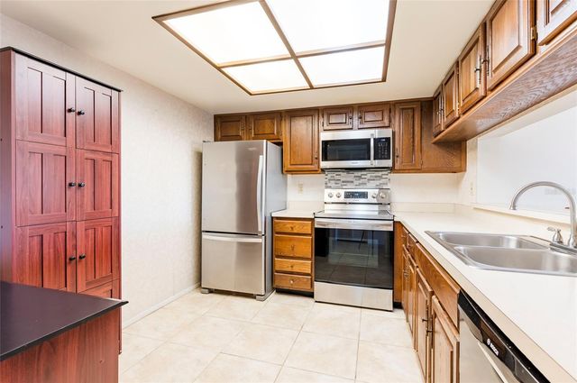 2593 COUNTRYSIDE BOULEVARD 7307, Clearwater, FL 33761