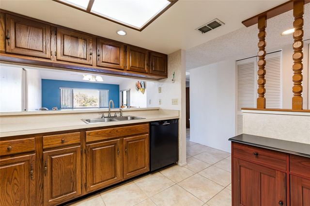 2593 COUNTRYSIDE BOULEVARD 7307, Clearwater, FL 33761