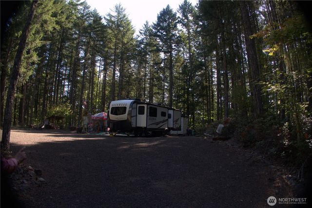 321 Lakewood Drive, Hoodsport, WA 98548