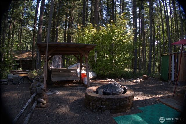 321 Lakewood Drive, Hoodsport, WA 98548