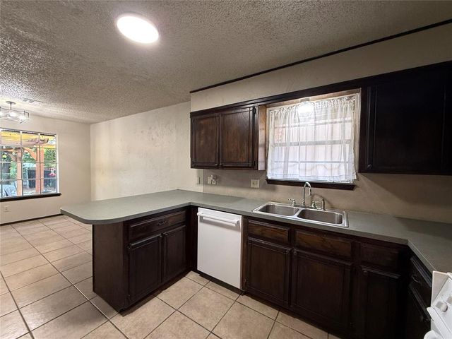 2001 Lona Avenue, Seminole, OK 74868