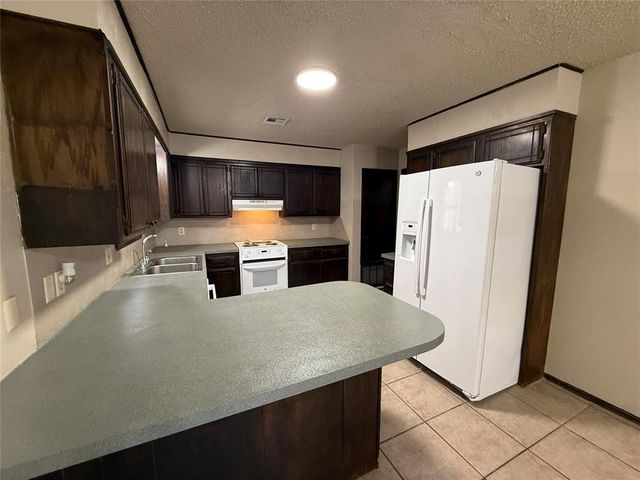 2001 Lona Avenue, Seminole, OK 74868