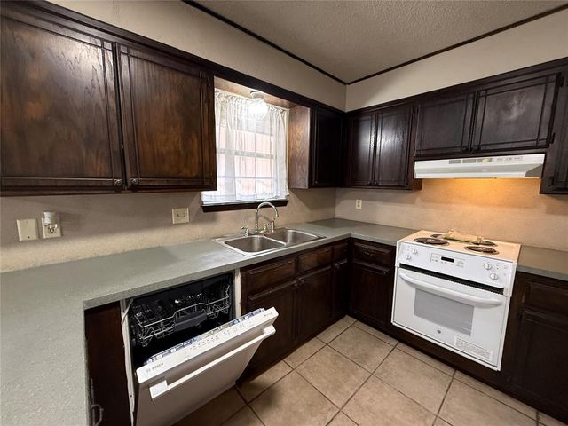 2001 Lona Avenue, Seminole, OK 74868