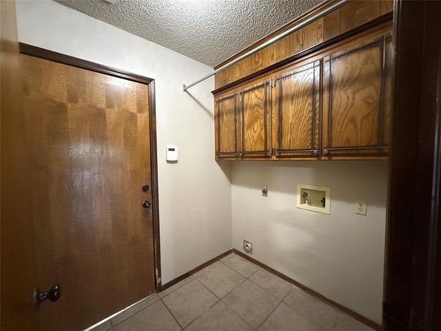 2001 Lona Avenue, Seminole, OK 74868