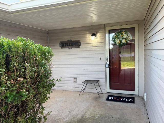 2001 Lona Avenue, Seminole, OK 74868
