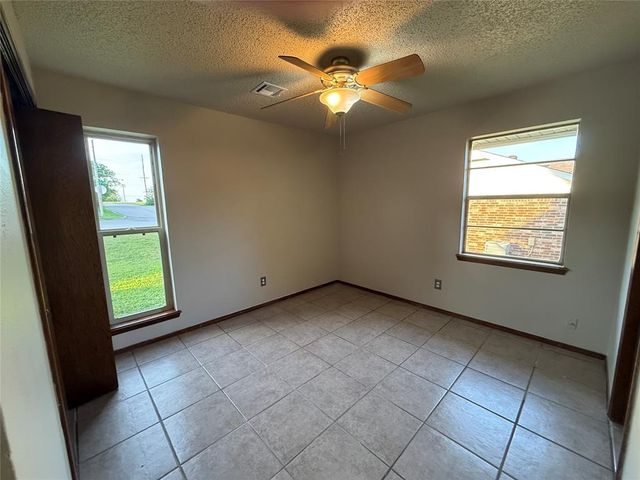 2001 Lona Avenue, Seminole, OK 74868