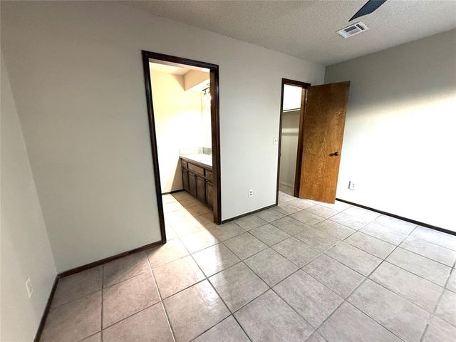 2001 Lona Avenue, Seminole, OK 74868