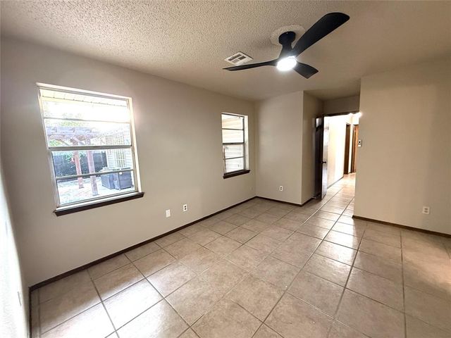2001 Lona Avenue, Seminole, OK 74868