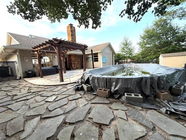 2001 Lona Avenue, Seminole, OK 74868
