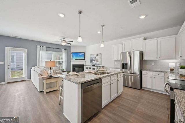 383 Lanier Circle, Woodstock, GA 30189