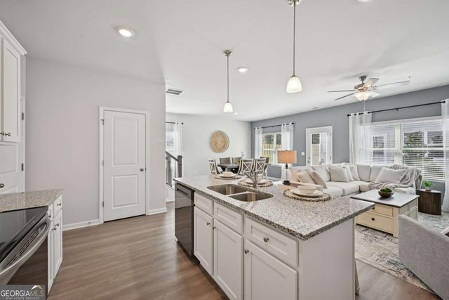 383 Lanier Circle, Woodstock, GA 30189