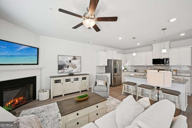 383 Lanier Circle, Woodstock, GA 30189