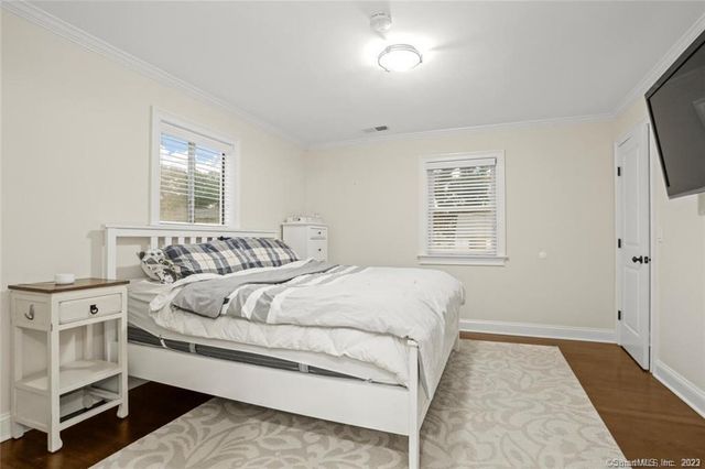 10 Harvann Road, Norwalk, CT 06850