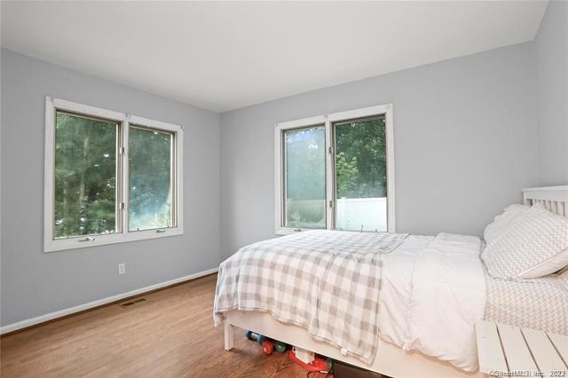 10 Harvann Road, Norwalk, CT 06850