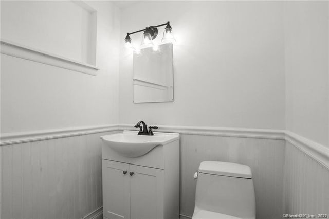 10 Harvann Road, Norwalk, CT 06850