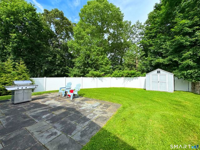 10 Harvann Road, Norwalk, CT 06850