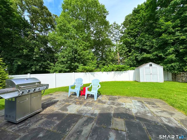10 Harvann Road, Norwalk, CT 06850