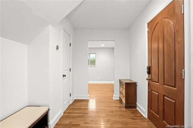 10 Harvann Road, Norwalk, CT 06850