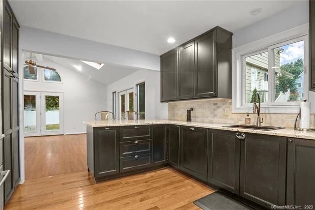 10 Harvann Road, Norwalk, CT 06850