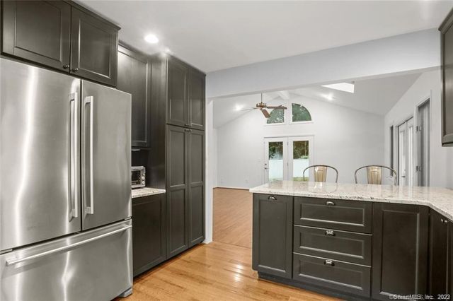 10 Harvann Road, Norwalk, CT 06850