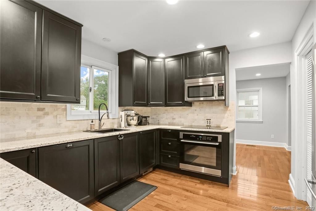 10 Harvann Road, Norwalk, CT 06850