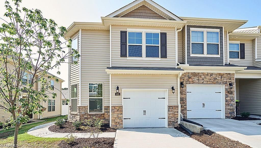 1388 Amberview Lane, Kernersville, NC 27284
