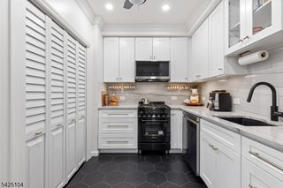 91 Coles St 1, Jersey City, NJ 07302