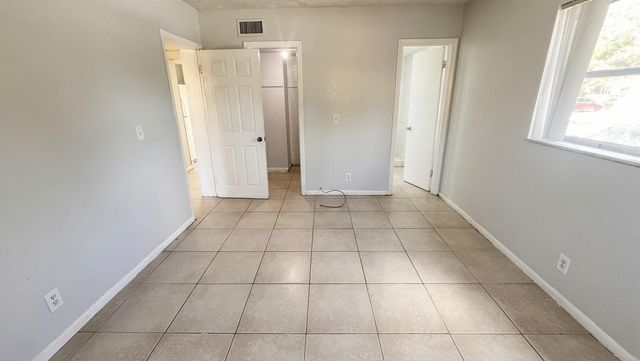 200 Croton Avenue 111, Lantana, FL 33462