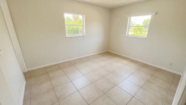 200 Croton Avenue 111, Lantana, FL 33462