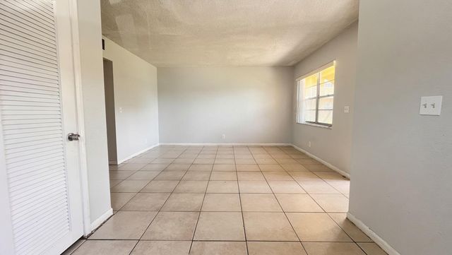 200 Croton Avenue 111, Lantana, FL 33462