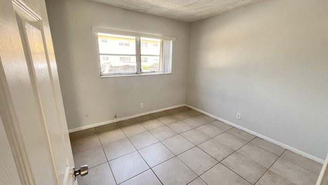 200 Croton Avenue 111, Lantana, FL 33462
