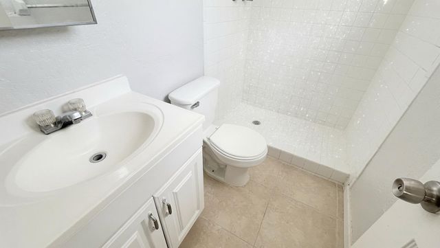 200 Croton Avenue 111, Lantana, FL 33462