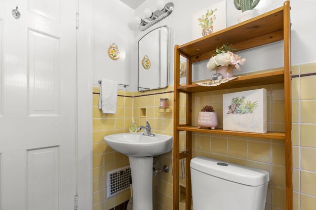 109 Riley Street, Mount Vernon, OH 43050