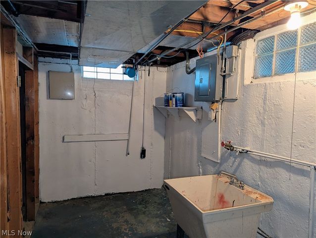 1492 E 250th Street, Euclid, OH 44117