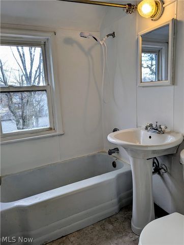 1492 E 250th Street, Euclid, OH 44117