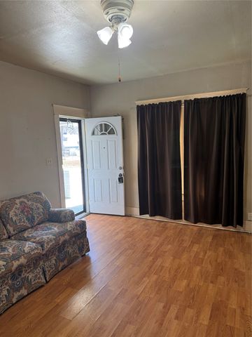 215 Bell Street, Gainesville, TX 76240