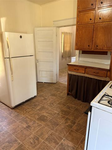 215 Bell Street, Gainesville, TX 76240