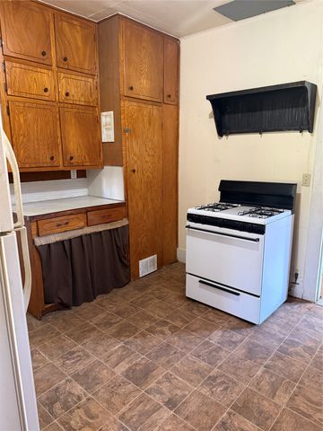 215 Bell Street, Gainesville, TX 76240