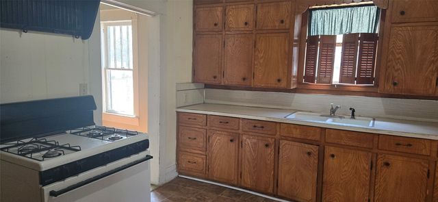 215 Bell Street, Gainesville, TX 76240