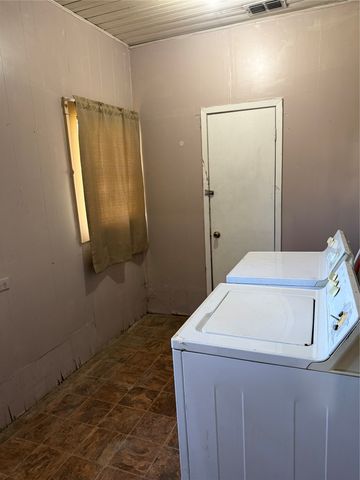 215 Bell Street, Gainesville, TX 76240