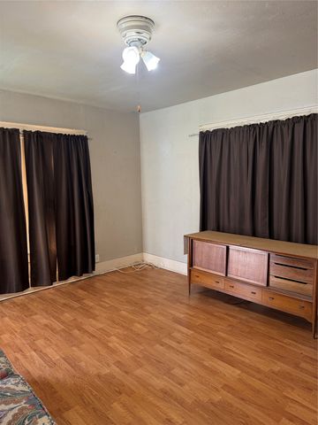 215 Bell Street, Gainesville, TX 76240