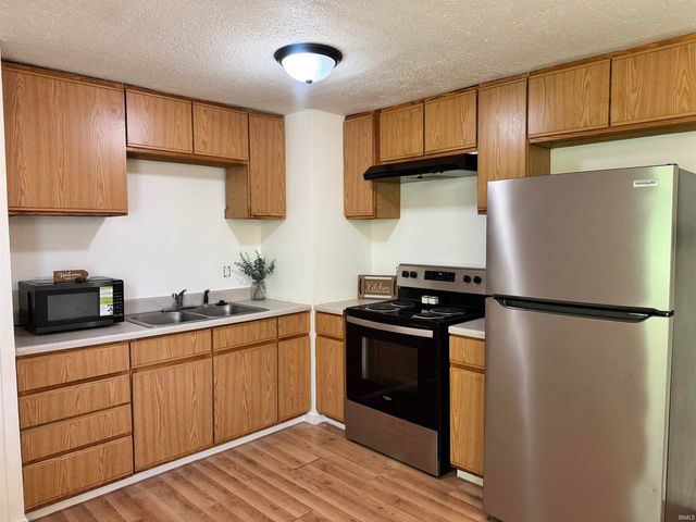 2219 W Bulla Street, South Bend, IN 46628