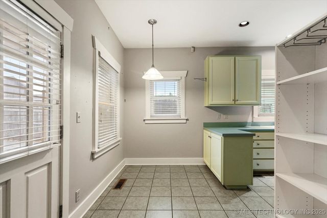 1513 S Owasso Avenue, Tulsa, OK 74120