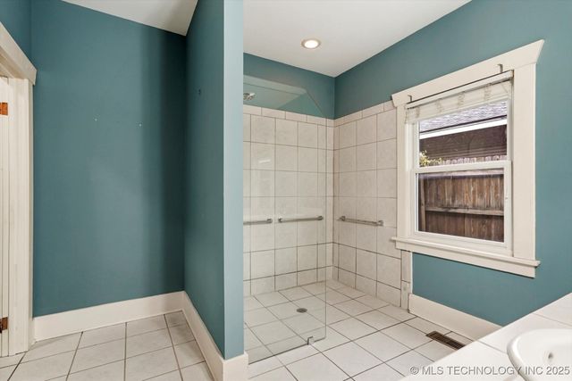 1513 S Owasso Avenue, Tulsa, OK 74120