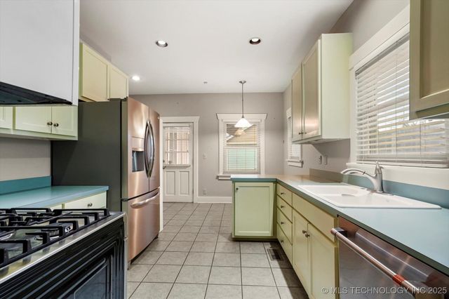 1513 S Owasso Avenue, Tulsa, OK 74120