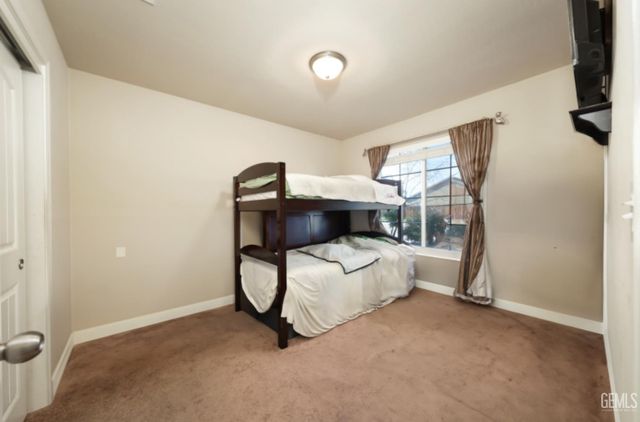 9000 Farmington Way, Bakersfield, CA 93313